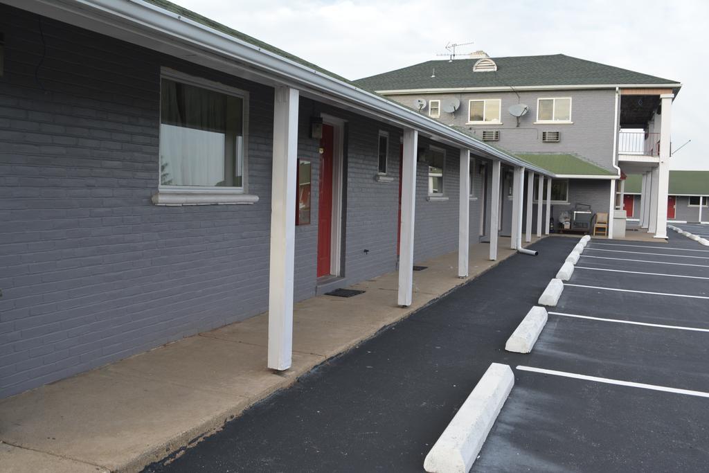 Red Carpet Inn&Suites New Cumberland Buitenkant foto