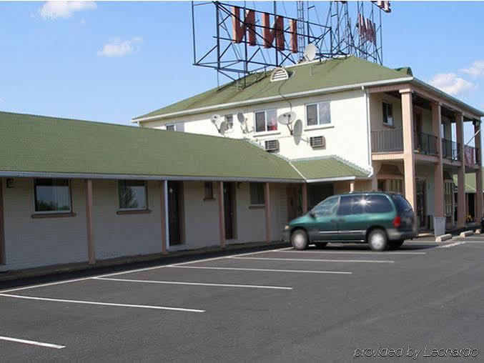 Red Carpet Inn&Suites New Cumberland Buitenkant foto